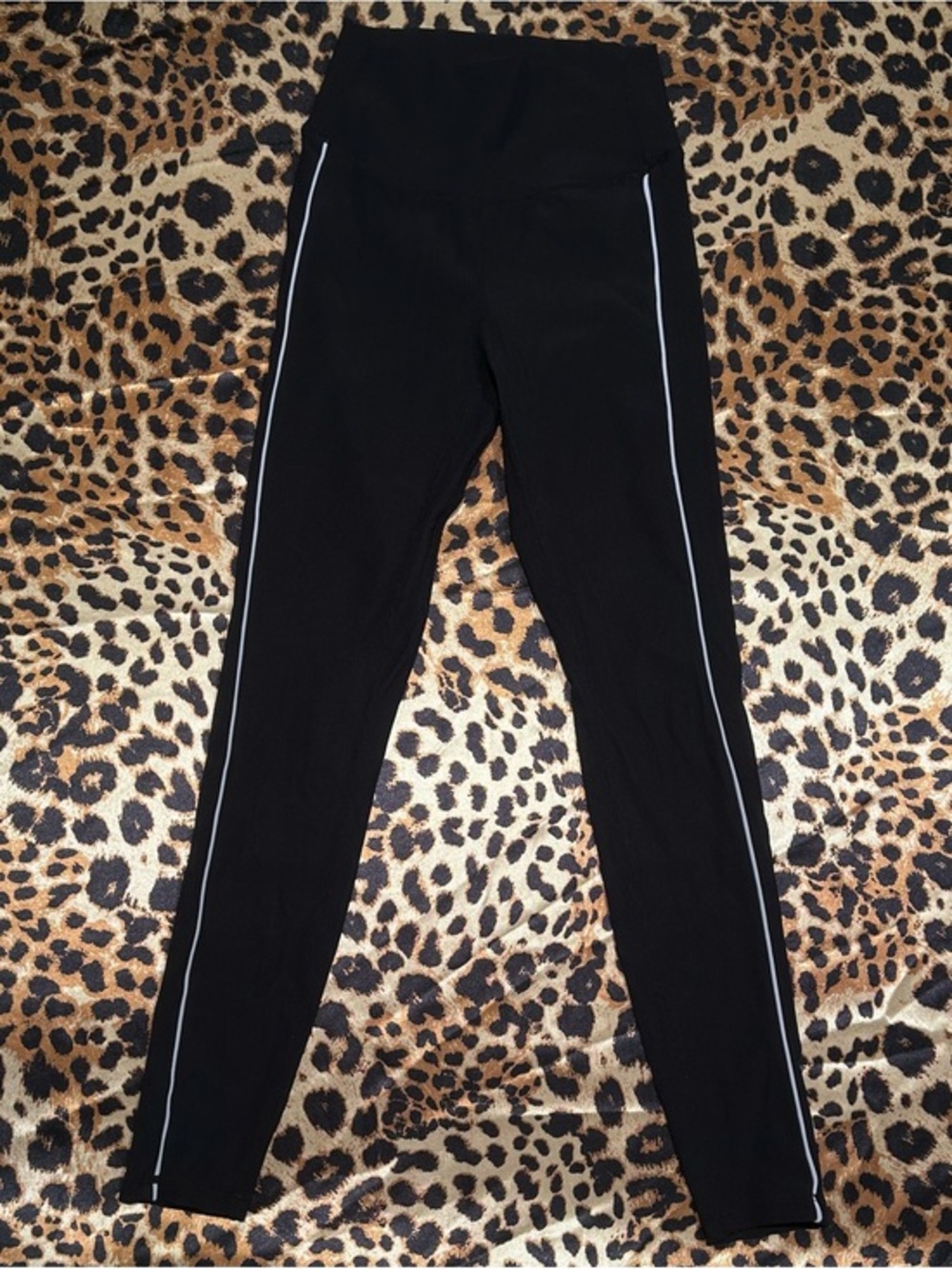 Wilo The Label Ribbed Activewear Black Leggings with White Trim